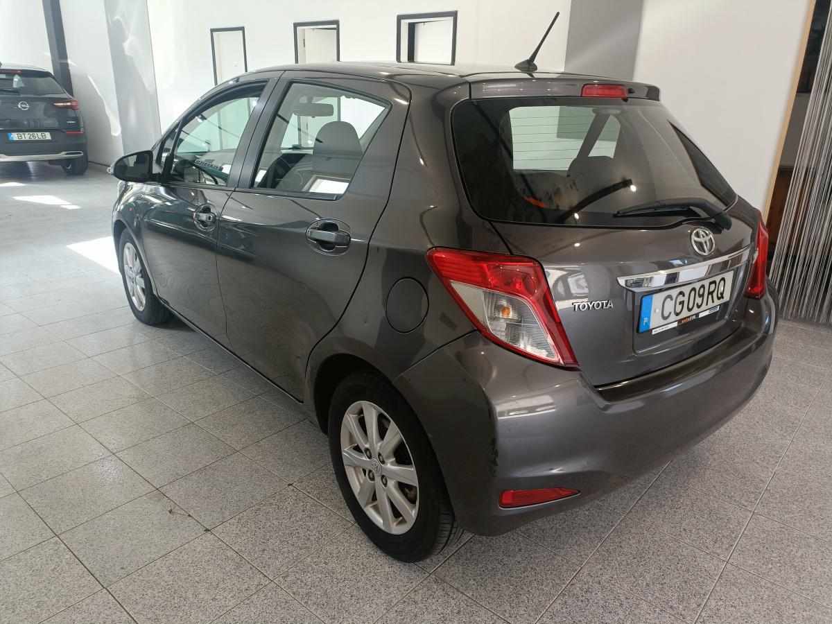 toyota-yaris-1-4-d-4d-2012-diesel-1364cc