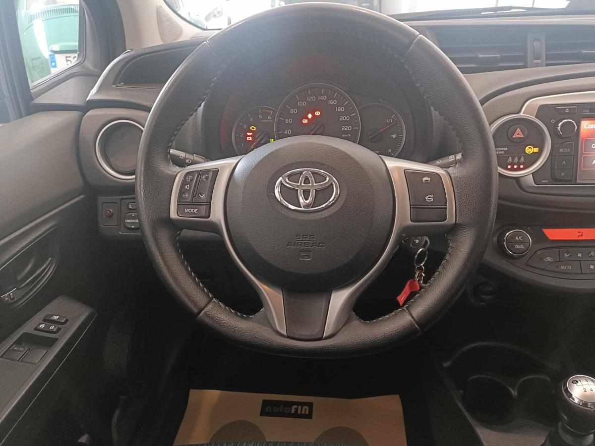 toyota-yaris-1-4-d-4d-2012-diesel-1364cc