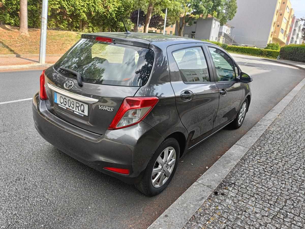 toyota-yaris-1-4-d-4d-2012-diesel-1364cc