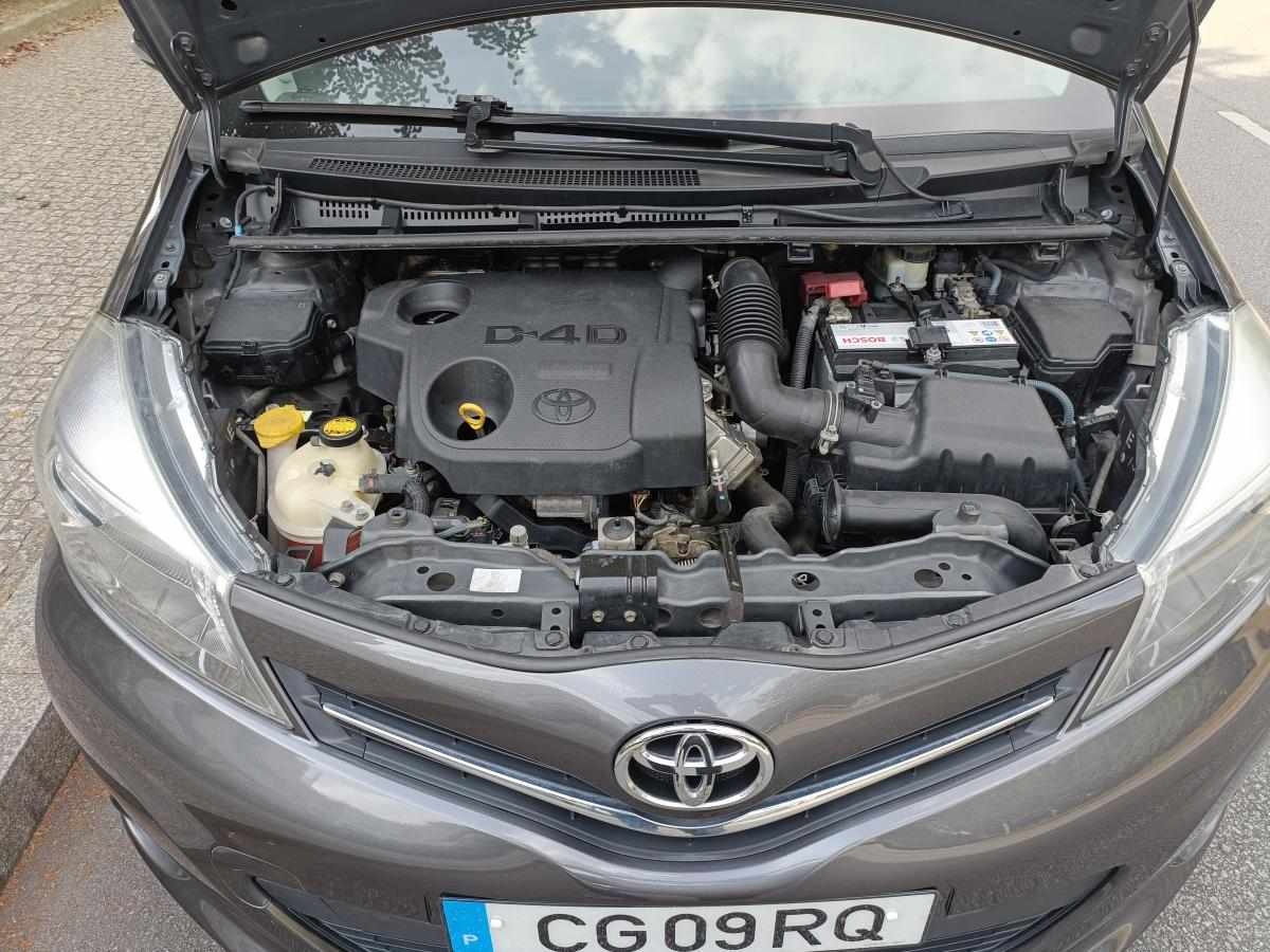 toyota-yaris-1-4-d-4d-2012-diesel-1364cc