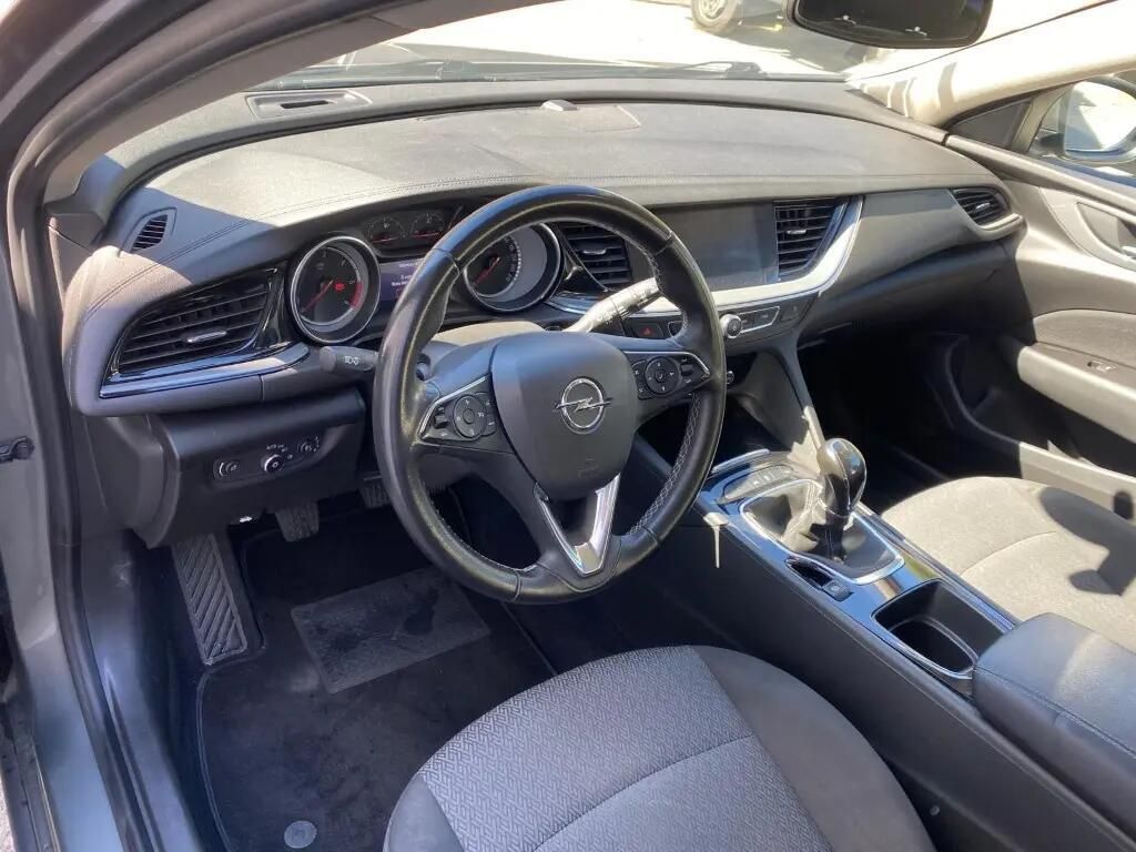 opel-insignia-sports-tourer-2018-diesel-1598cc