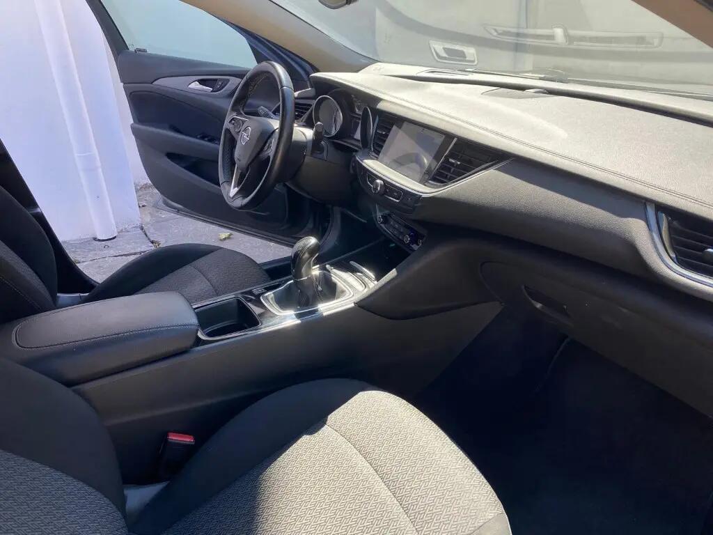 opel-insignia-sports-tourer-2018-diesel-1598cc