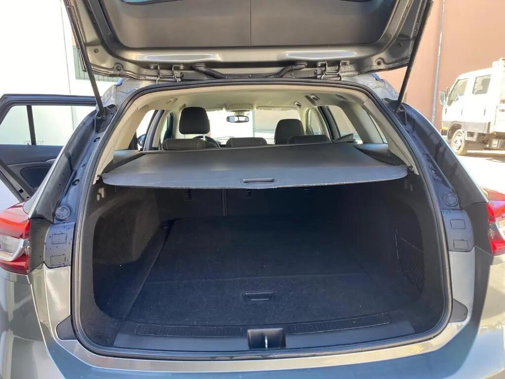opel-insignia-sports-tourer-2018-diesel-1598cc