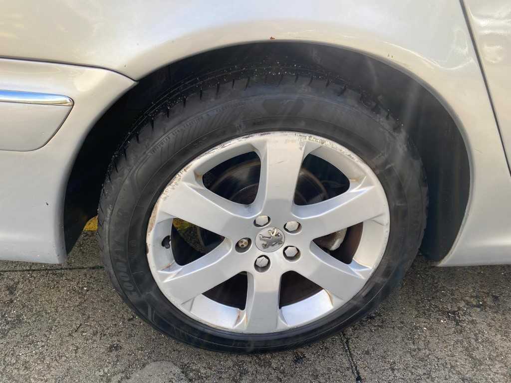 peugeot-607-2009-diesel-2720cc