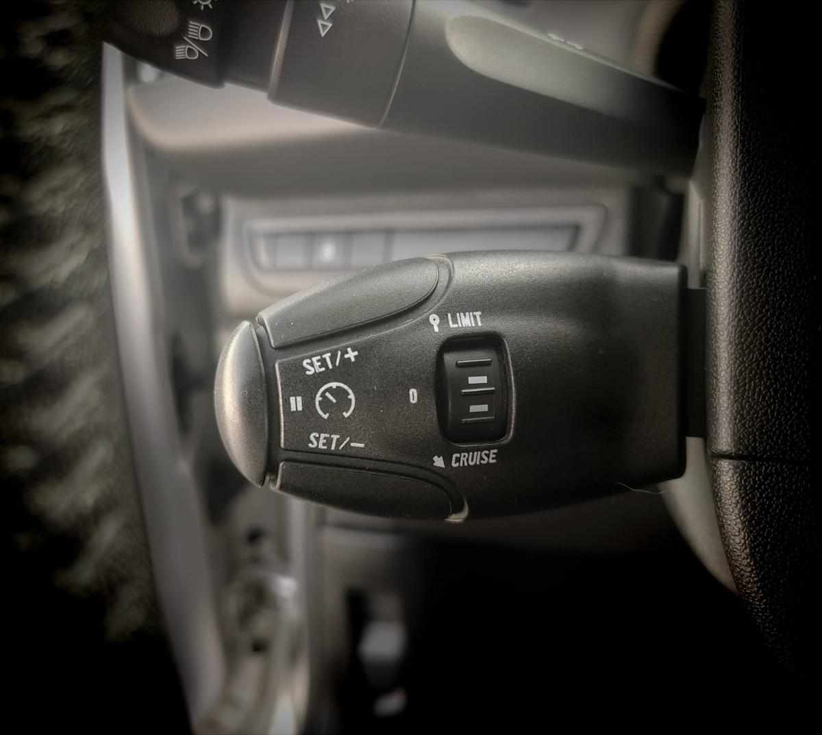 peugeot-208-1-2-vti-2013-gasolina-1199cc