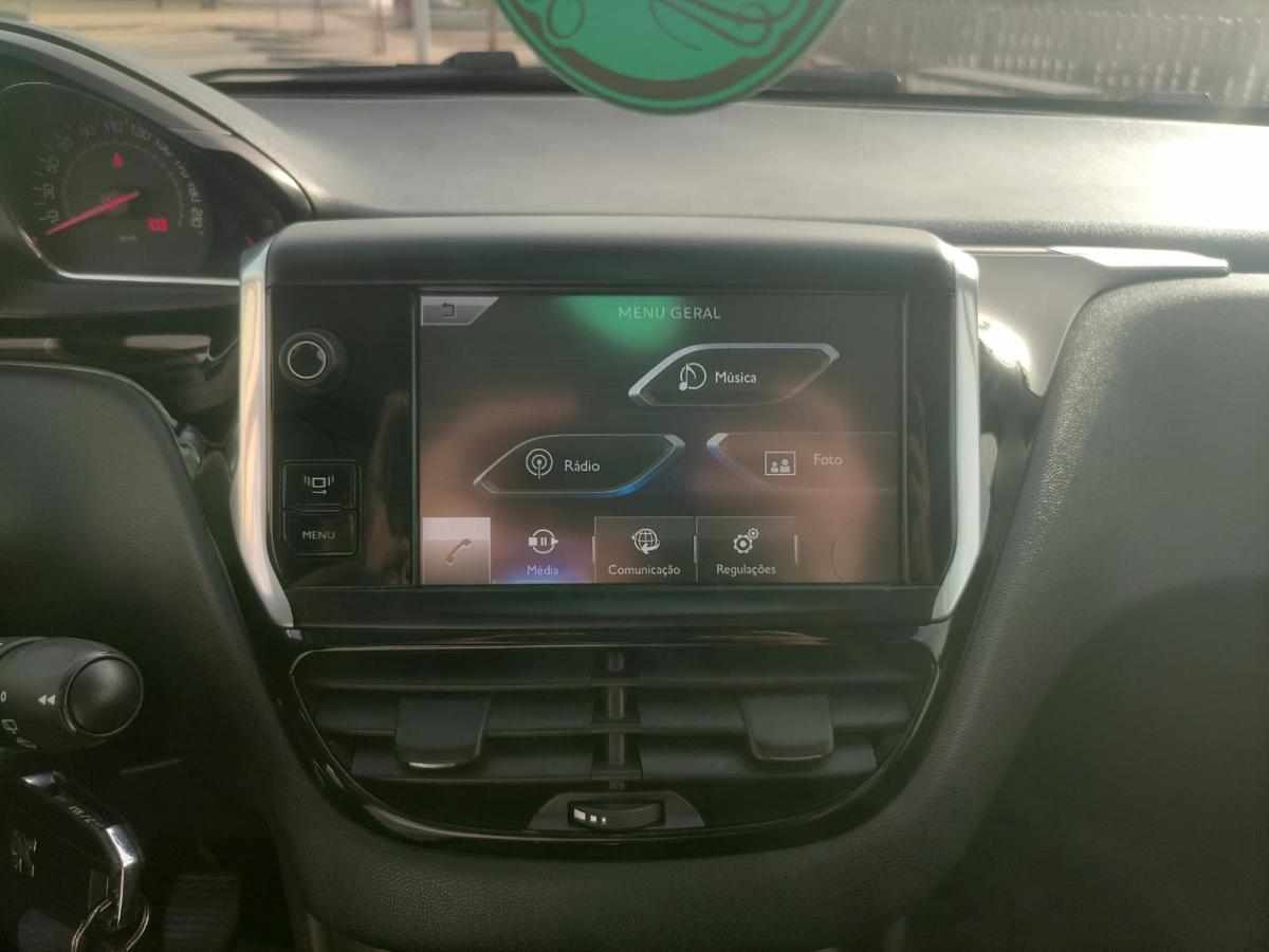 peugeot-208-1-2-vti-2013-gasolina-1199cc