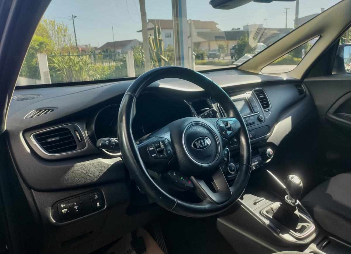 kia-carens-1-7-crdi-2014-diesel-1685cc