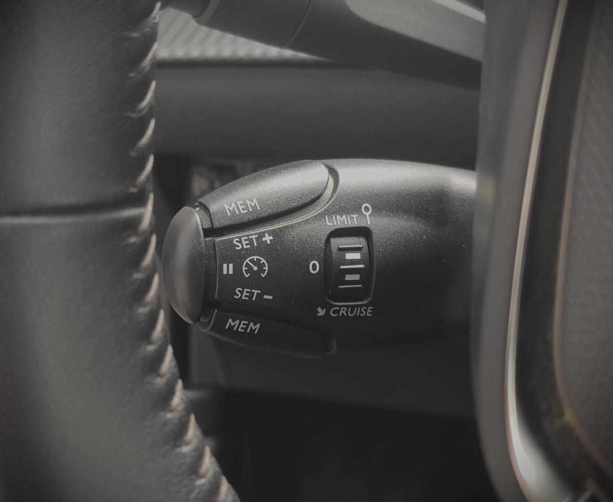 peugeot-2008-2021-gasolina-1199cc