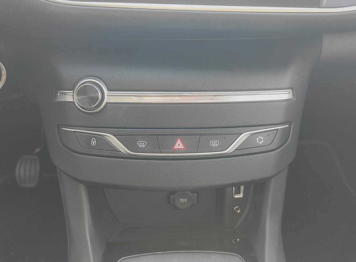 peugeot-308-sw-1-6-blue-hdi-2015-diesel-1600cc