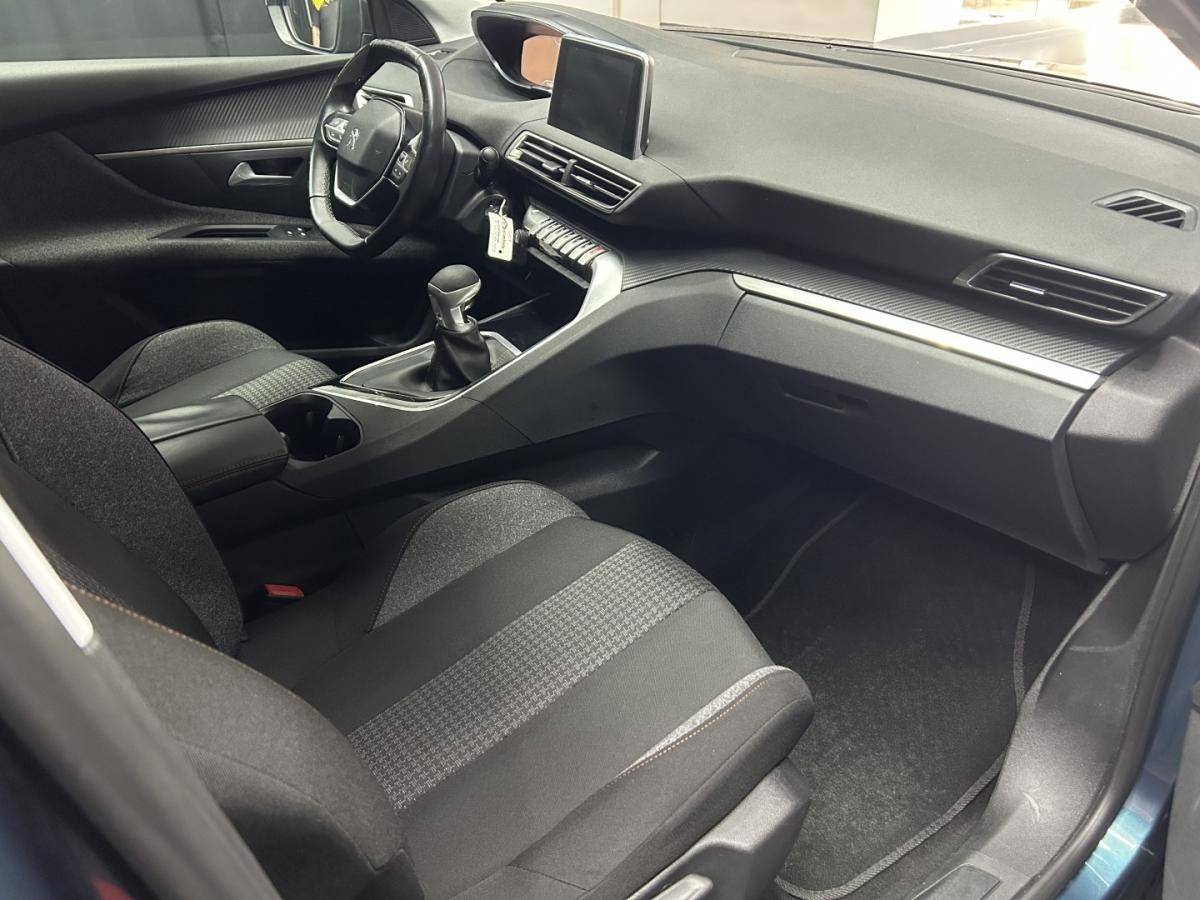 peugeot-5008-2018-gasolina-1199cc
