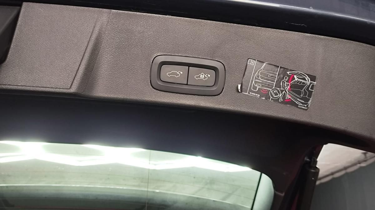 volvo-xc40-2022-hibrido-1477cc