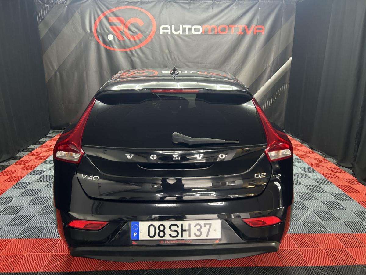 volvo-v40-2012-diesel-1560cc
