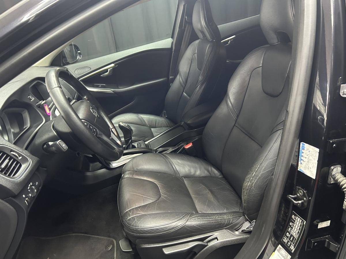 volvo-v40-2012-diesel-1560cc