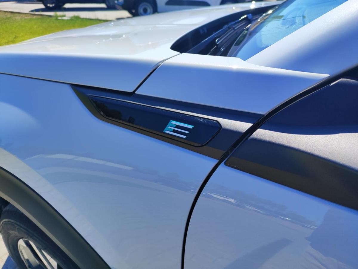 peugeot-e-2008-2025-eletrico-0cc