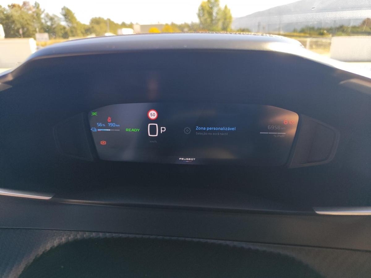 peugeot-e-2008-2025-eletrico-0cc