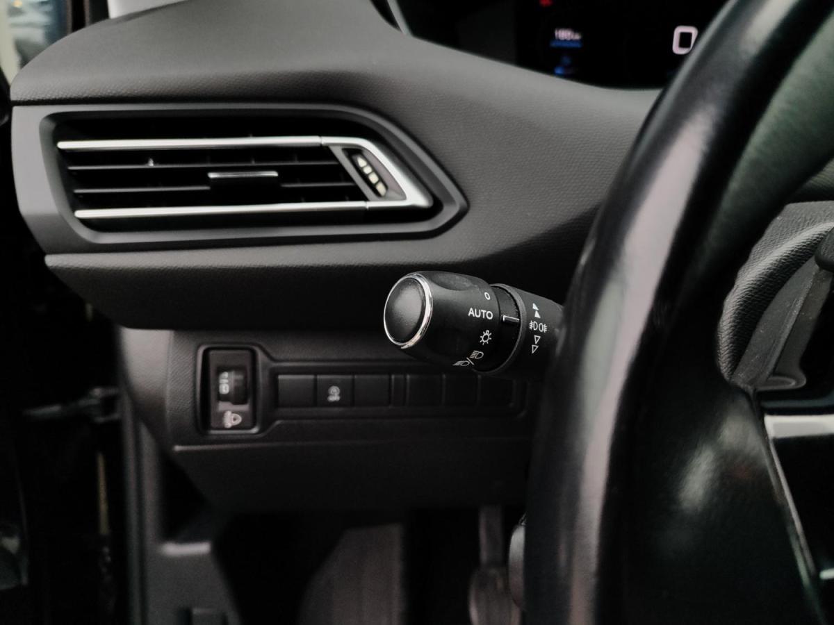 peugeot-308-sw-2021-diesel-1499cc