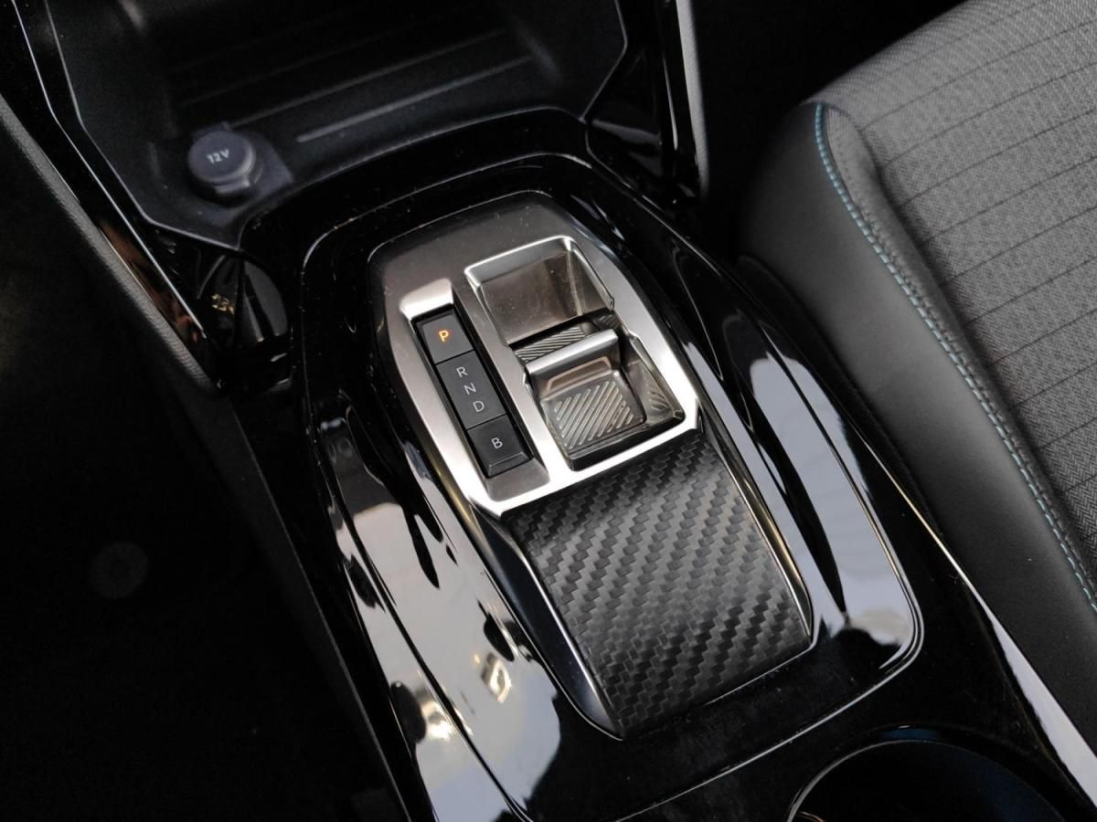 peugeot-e-2008-2023-eletrico-0cc