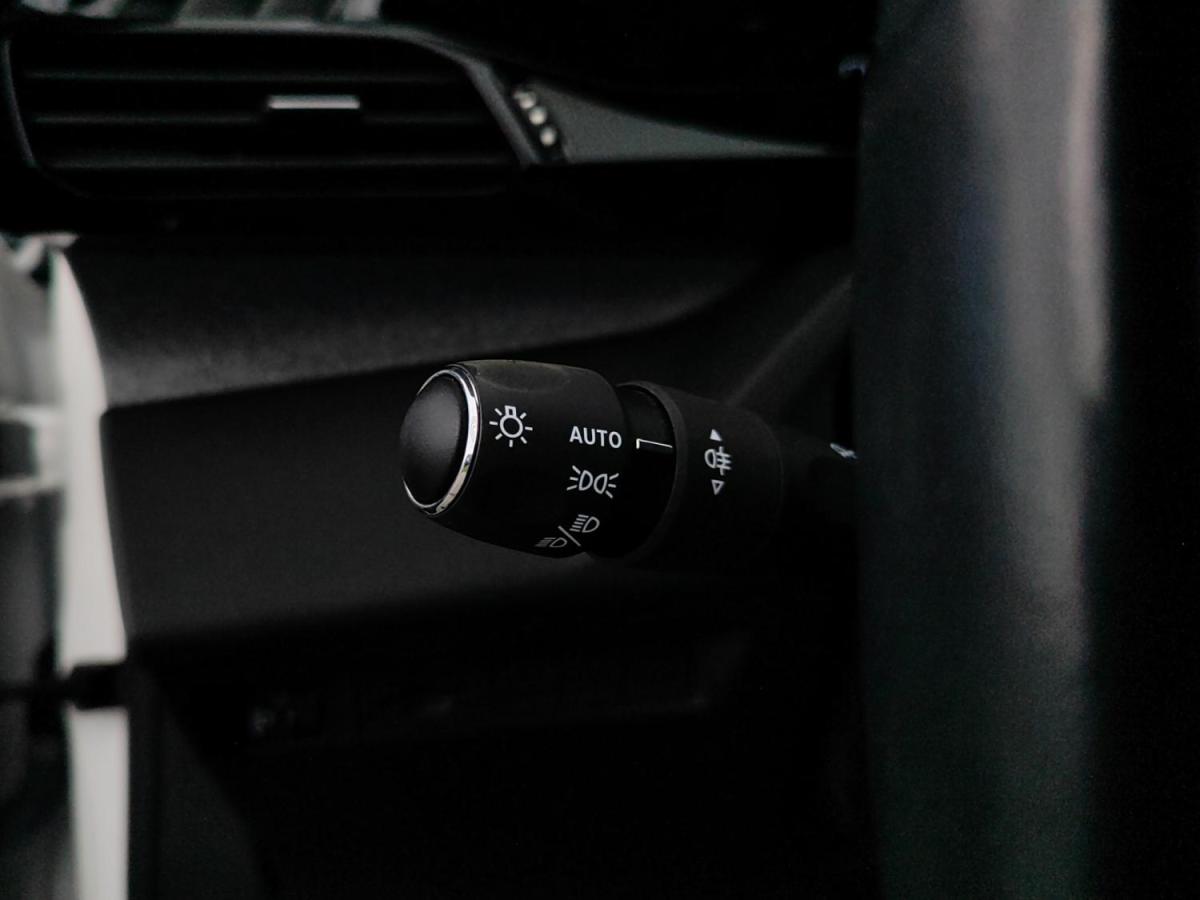 peugeot-308-2022-gasolina-1199cc