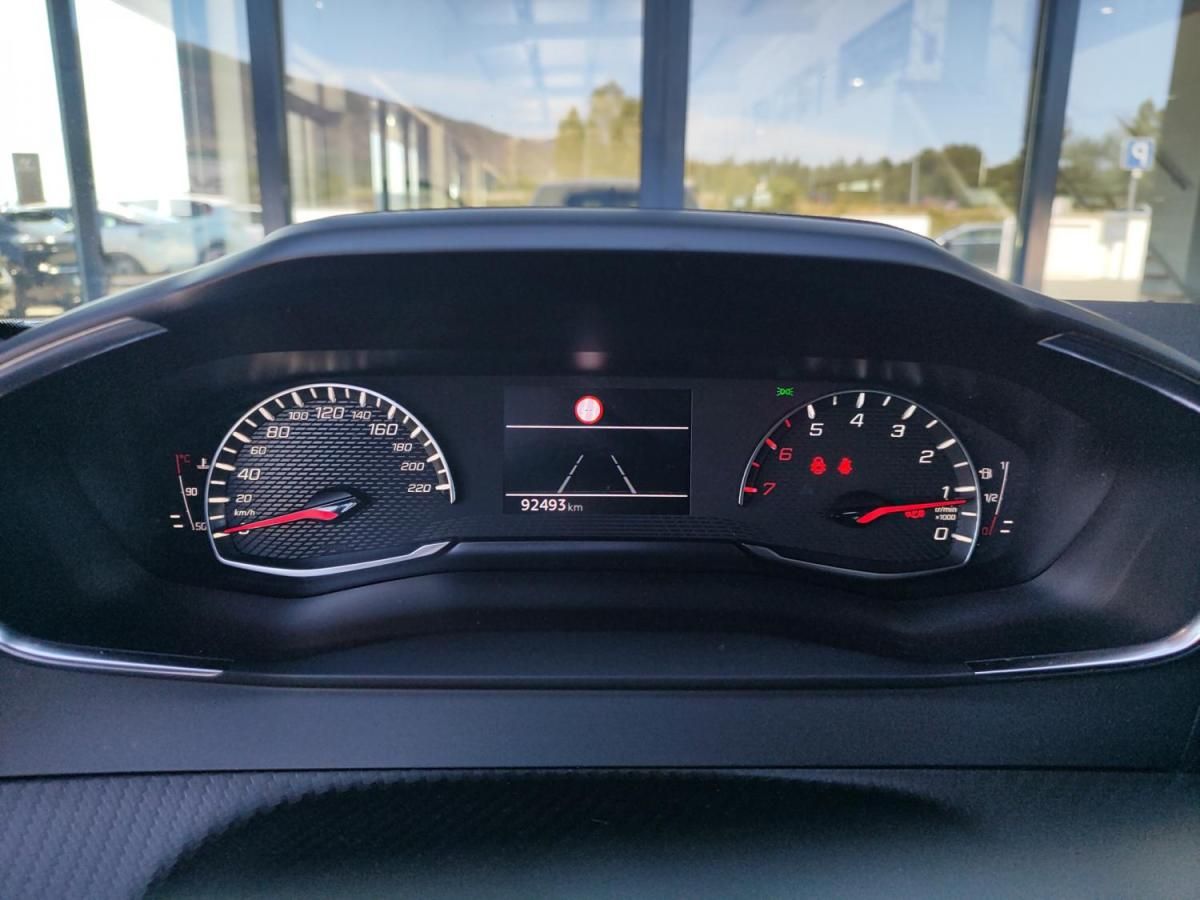 peugeot-2008-2023-gasolina-1199cc