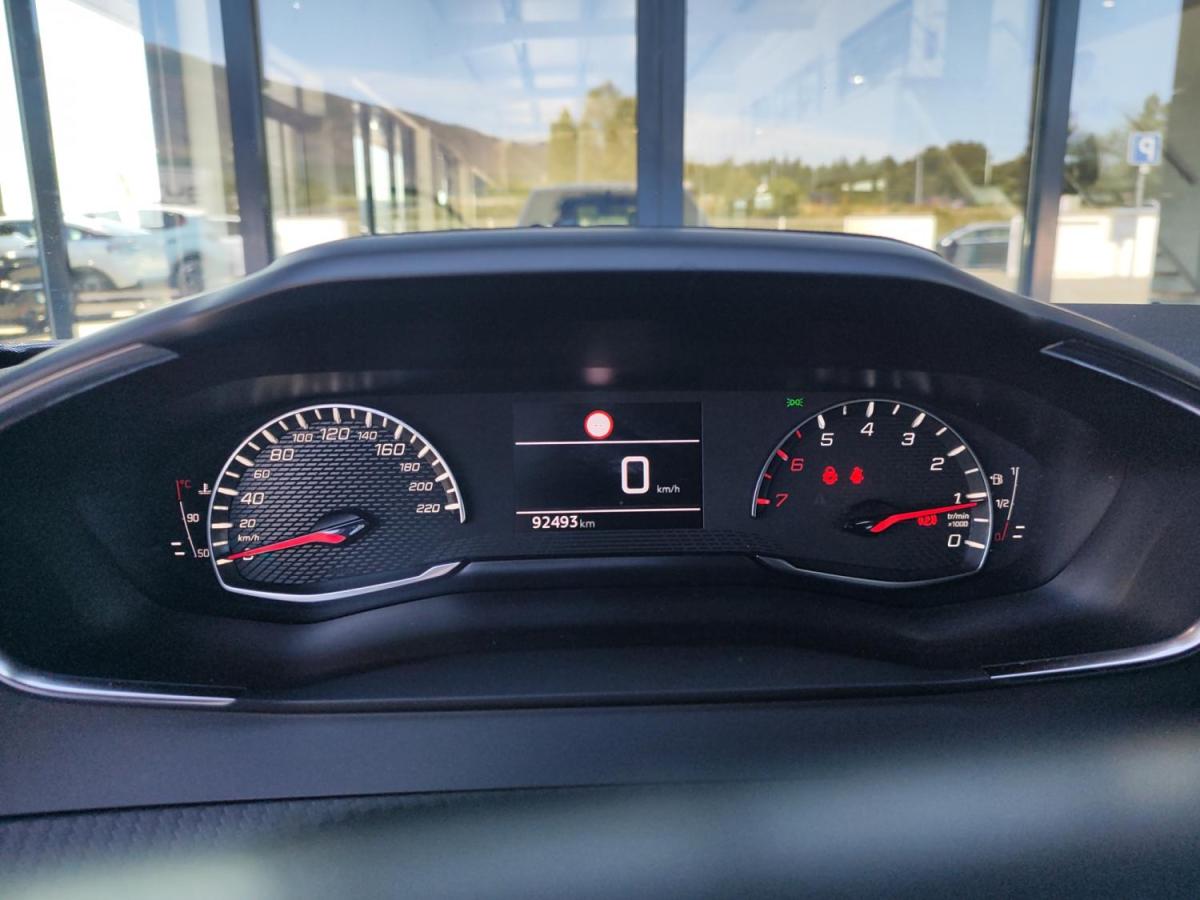 peugeot-2008-2023-gasolina-1199cc