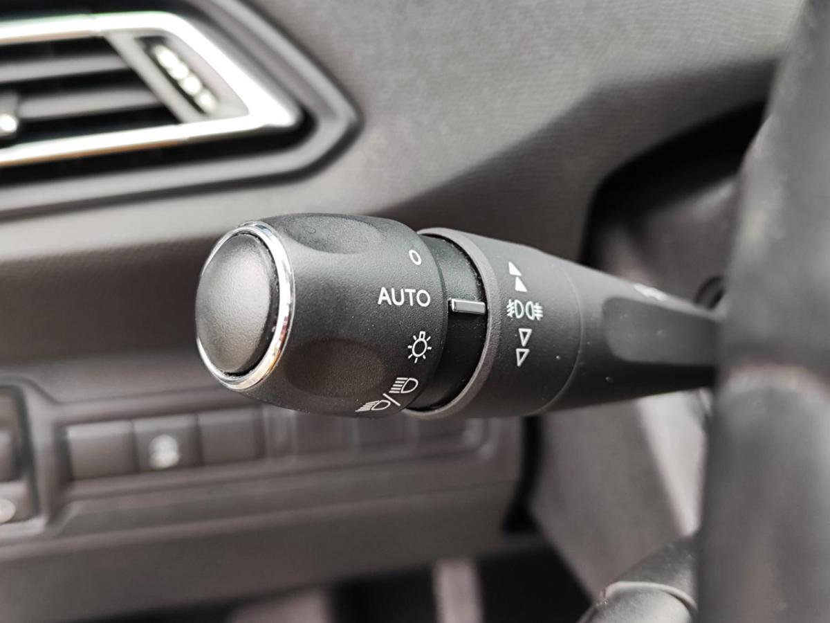 peugeot-308-2019-diesel-1499cc