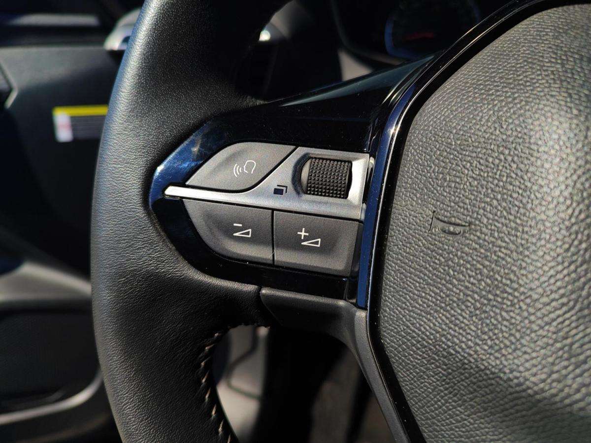 peugeot-2008-2023-gasolina-1199cc