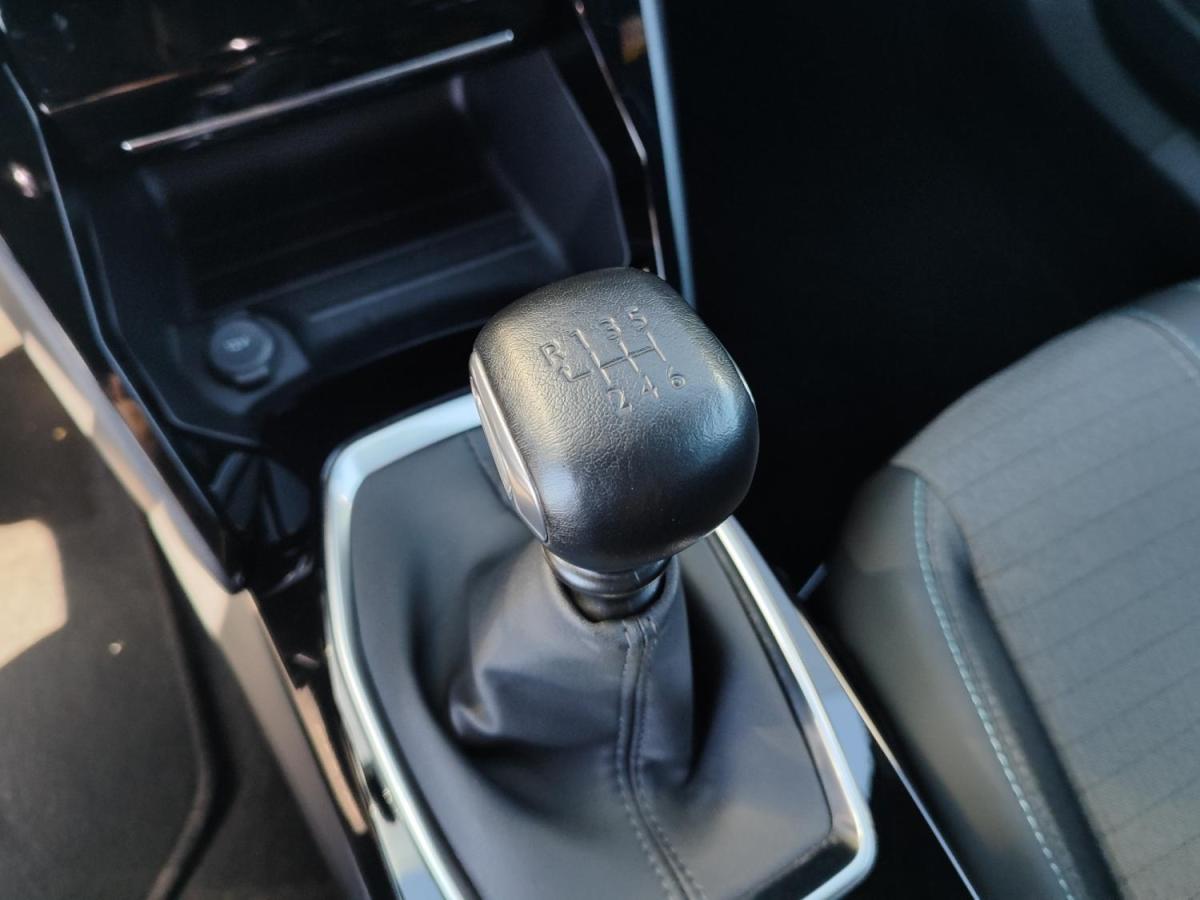 peugeot-2008-2023-gasolina-1199cc
