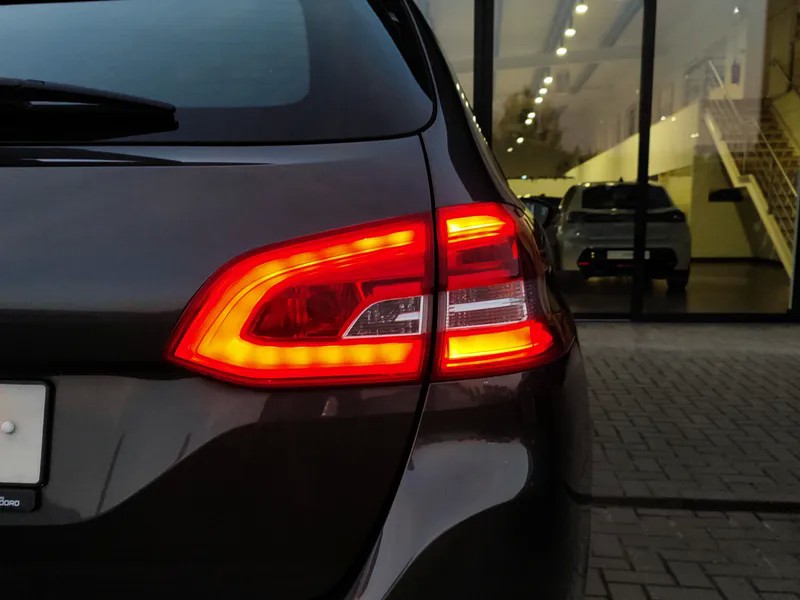 peugeot-308-sw-2021-diesel-1499cc