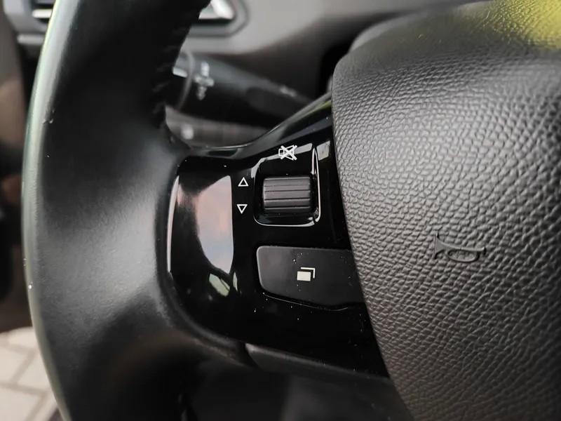 peugeot-308-sw-2021-diesel-1499cc