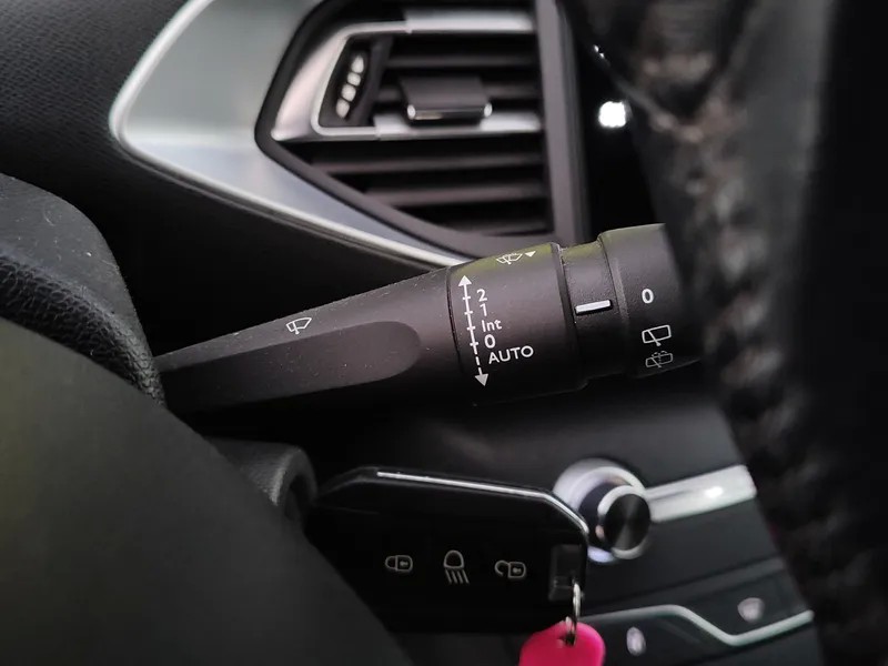peugeot-308-sw-2021-diesel-1499cc