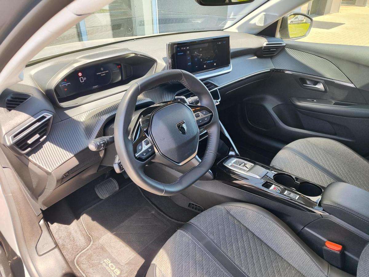 peugeot-208-2025-gasolina-1199cc
