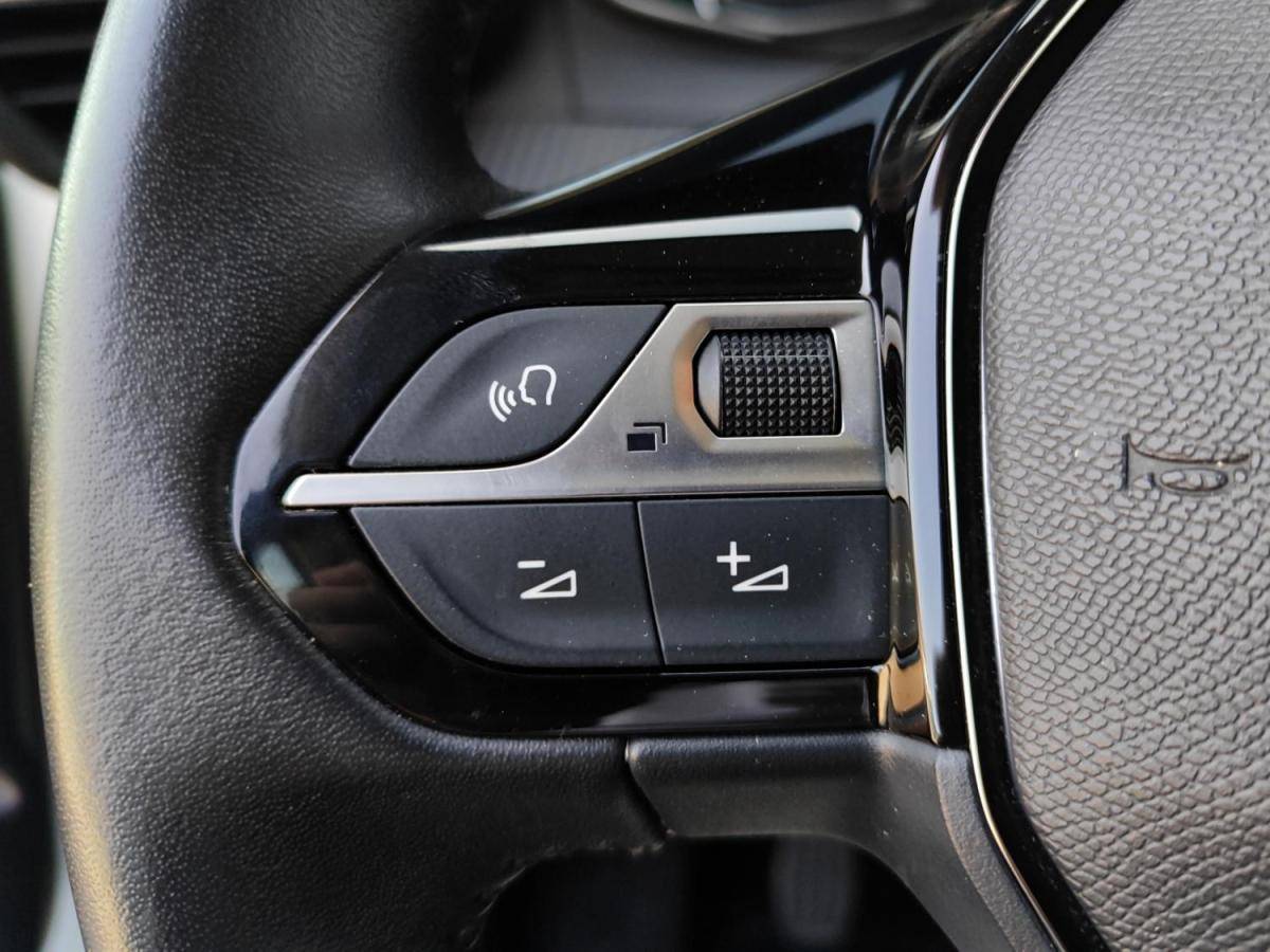 peugeot-208-2021-gasolina-1199cc