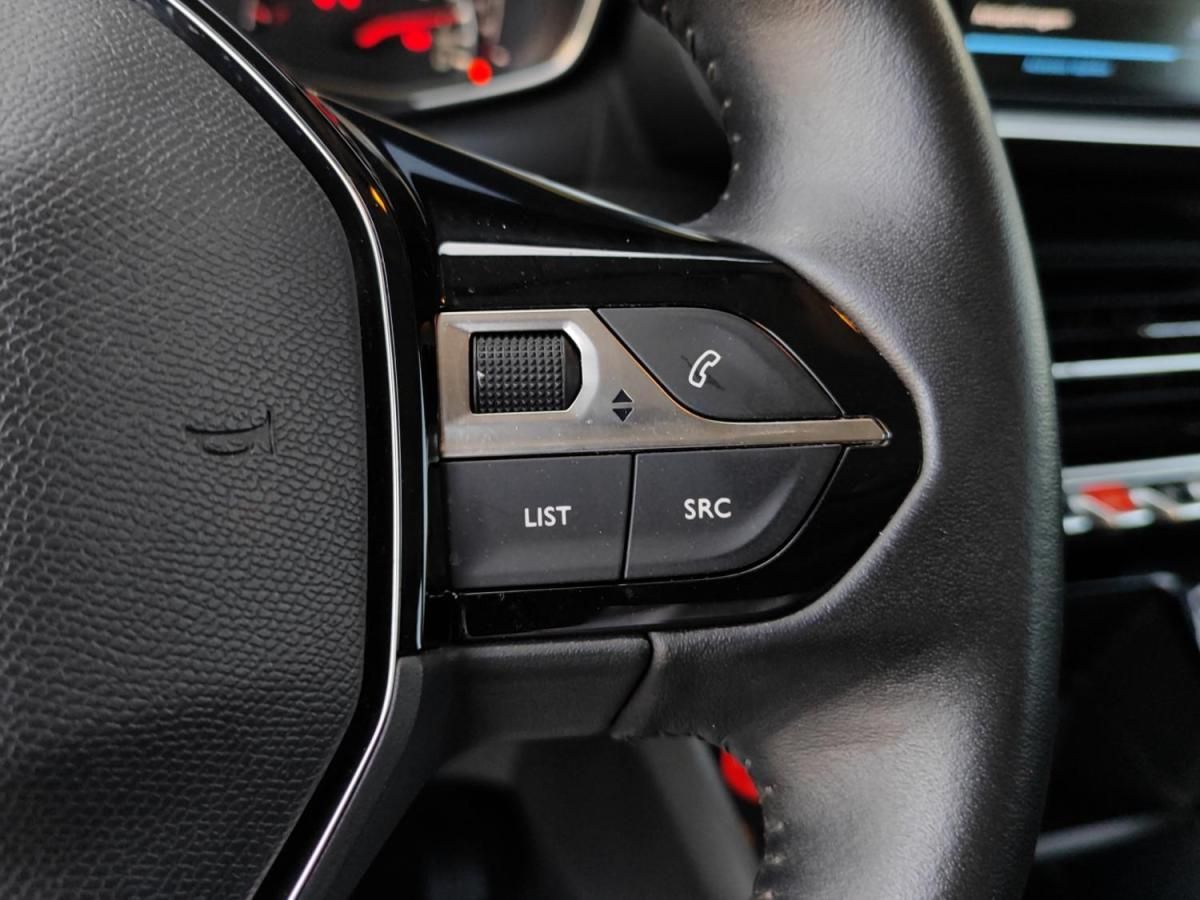 peugeot-208-2021-gasolina-1199cc