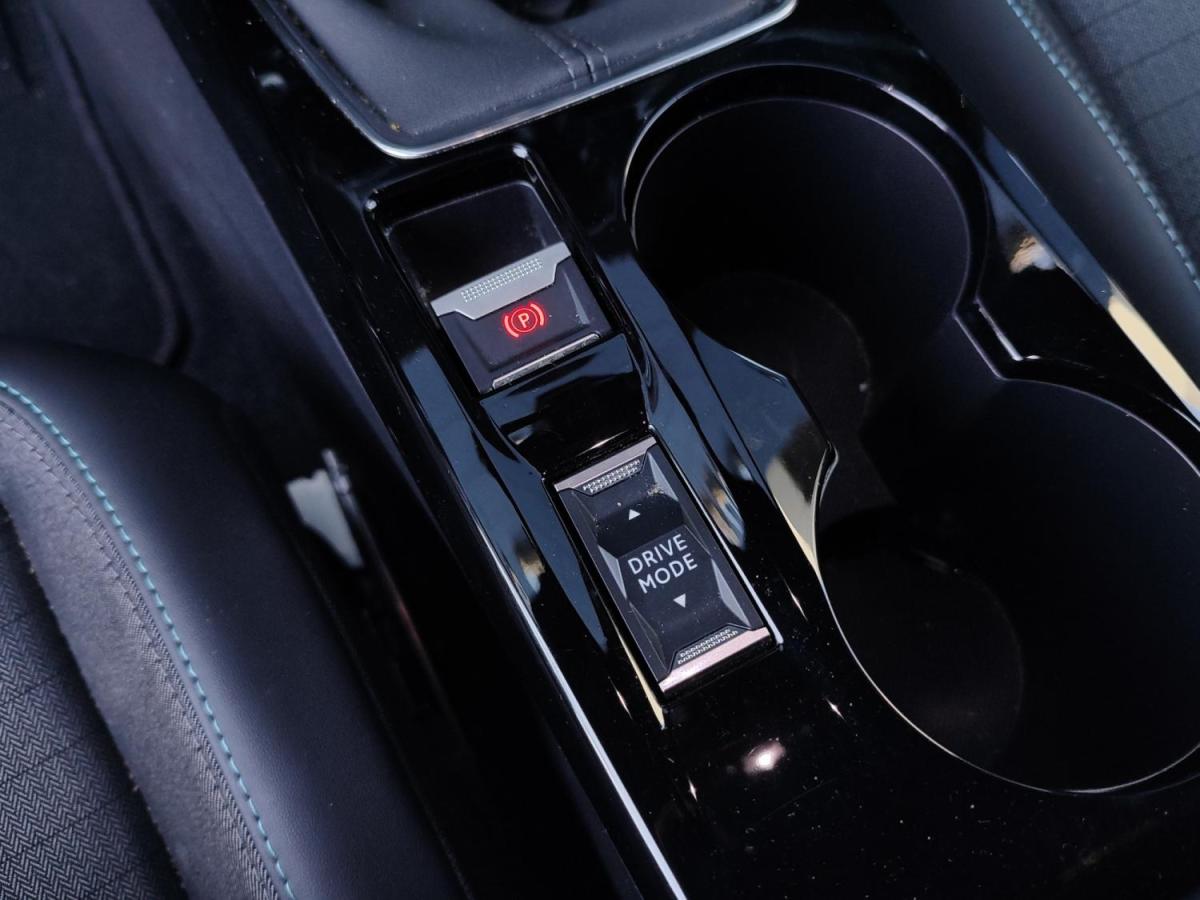 peugeot-2008-2022-gasolina-1199cc