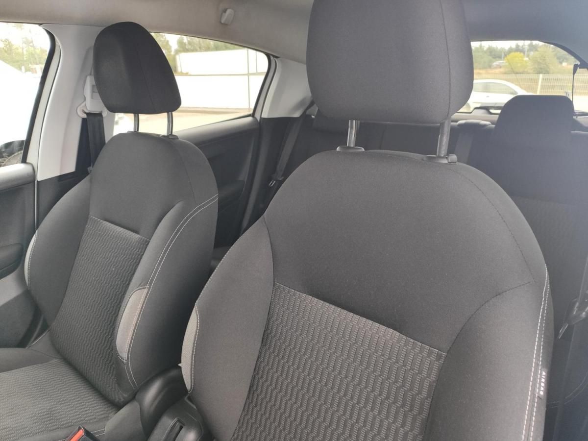 peugeot-208-2016-diesel-1560cc