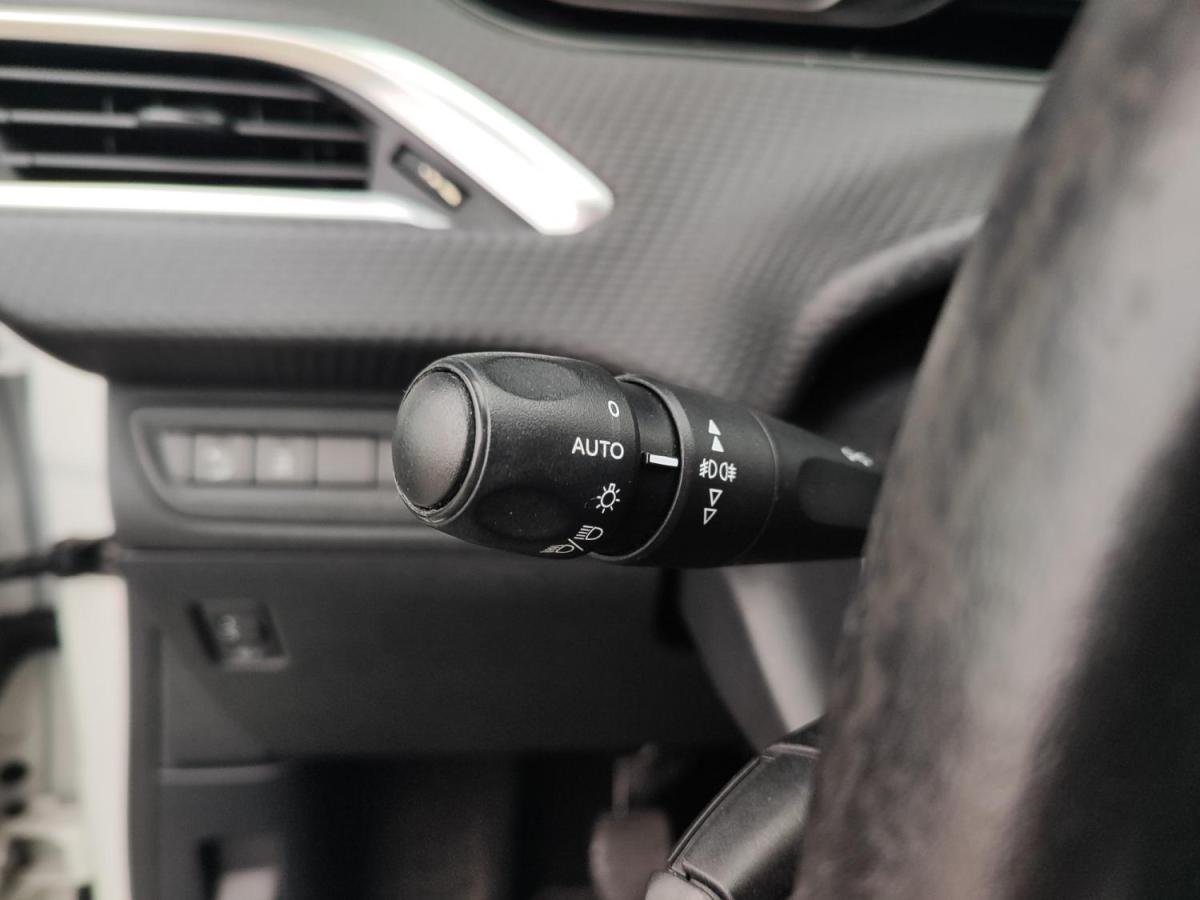 peugeot-208-2016-diesel-1560cc