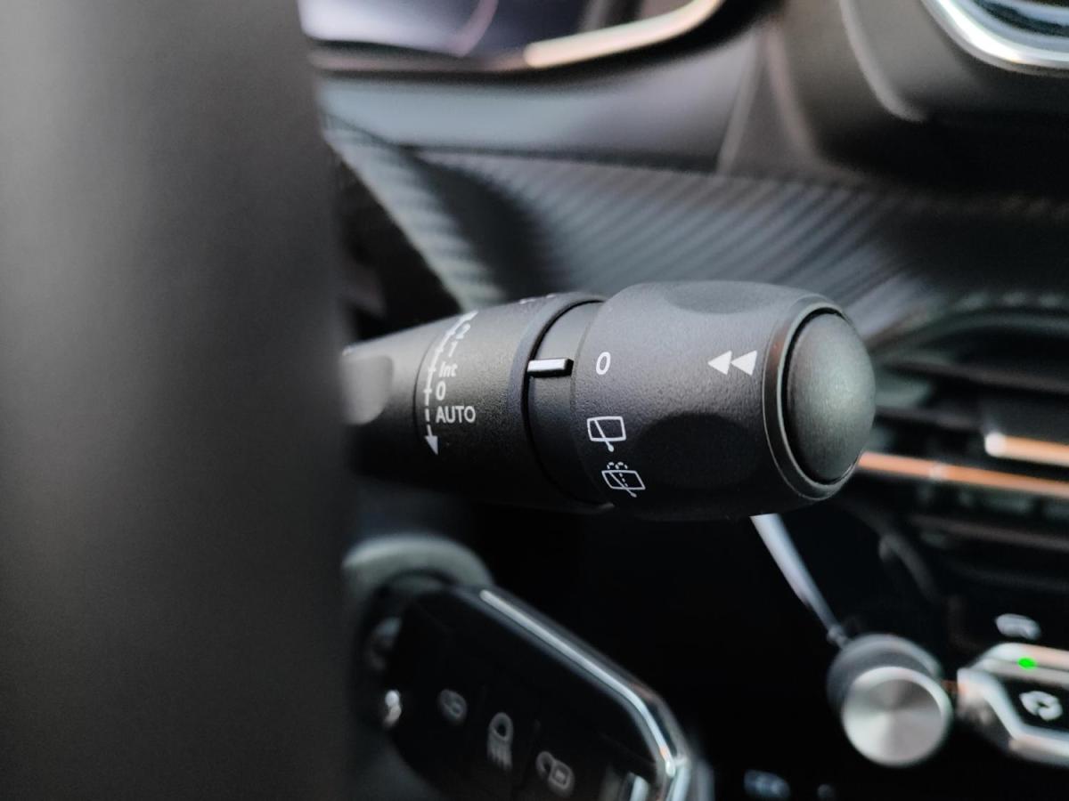 peugeot-208-2025-gasolina-1199cc