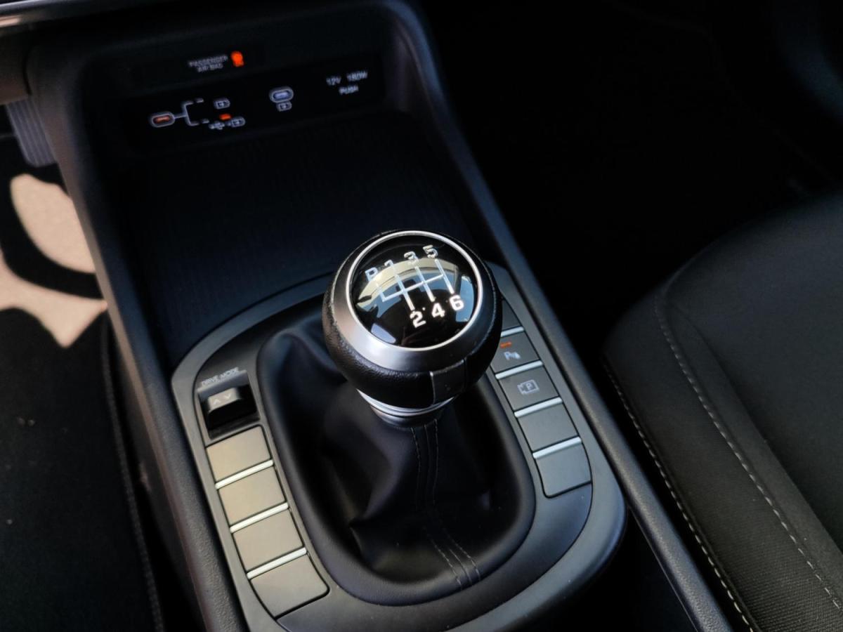 hyundai-kauai-2024-gasolina-998cc