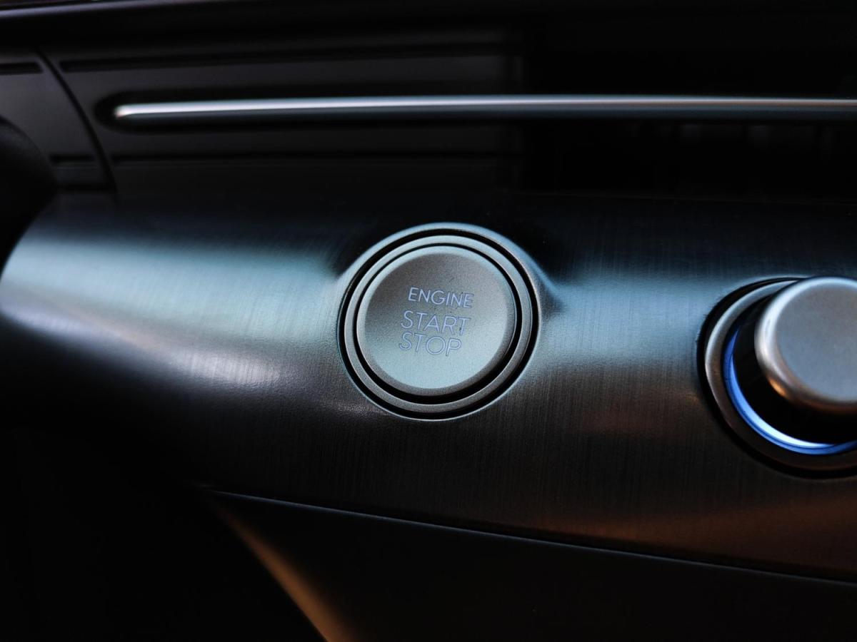 hyundai-kauai-2024-gasolina-998cc