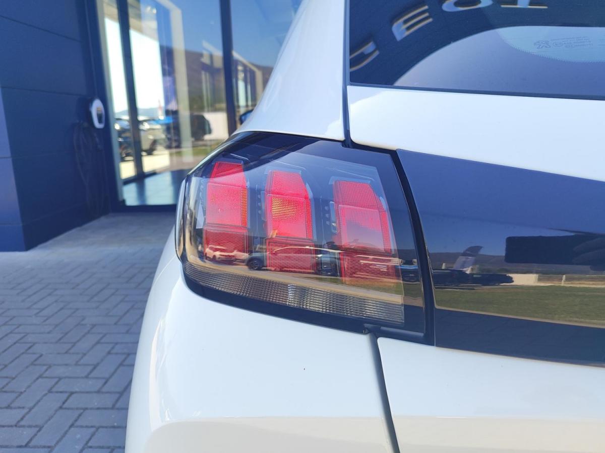 peugeot-208-2022-gasolina-1199cc
