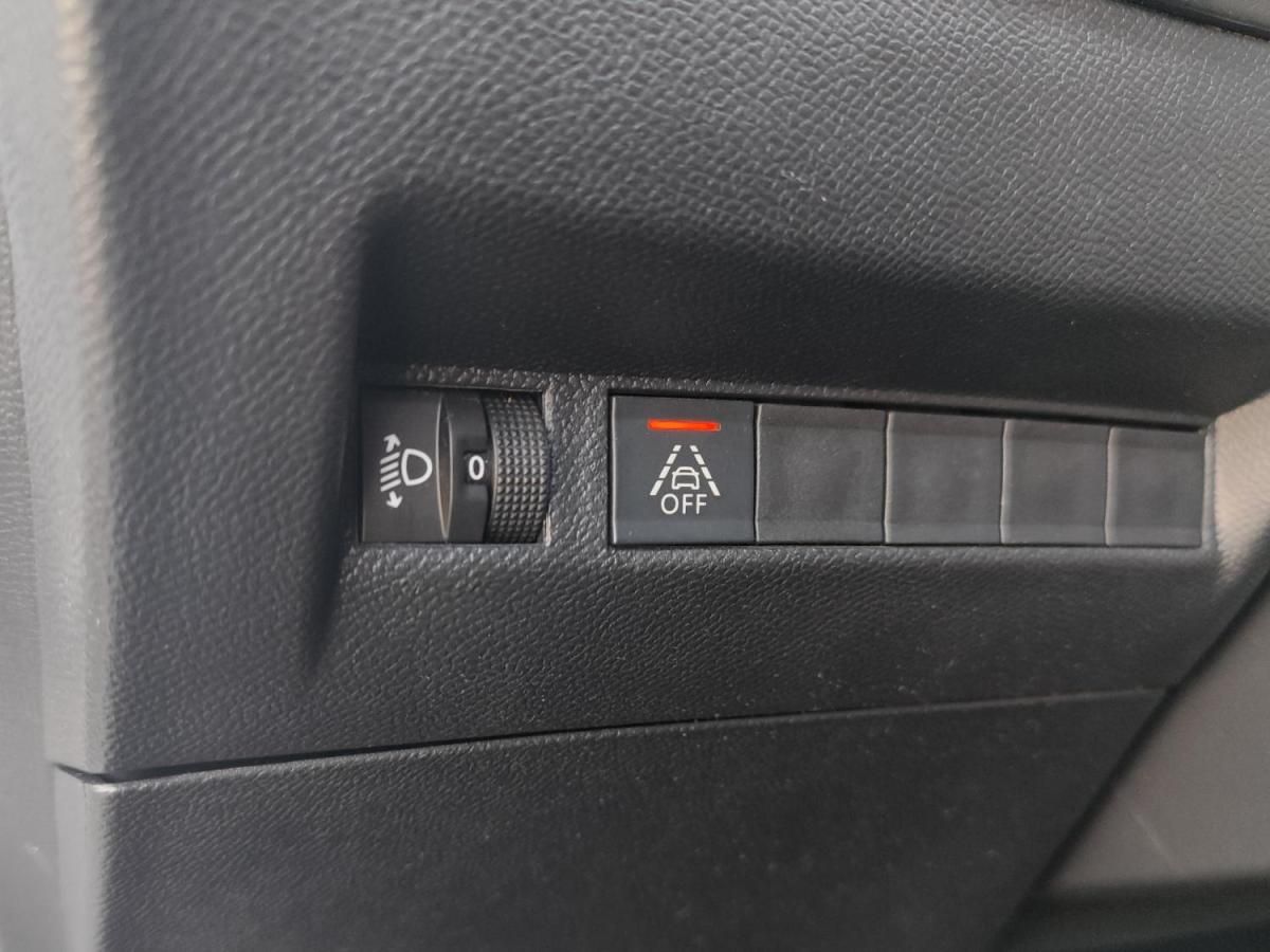 peugeot-208-2022-gasolina-1199cc