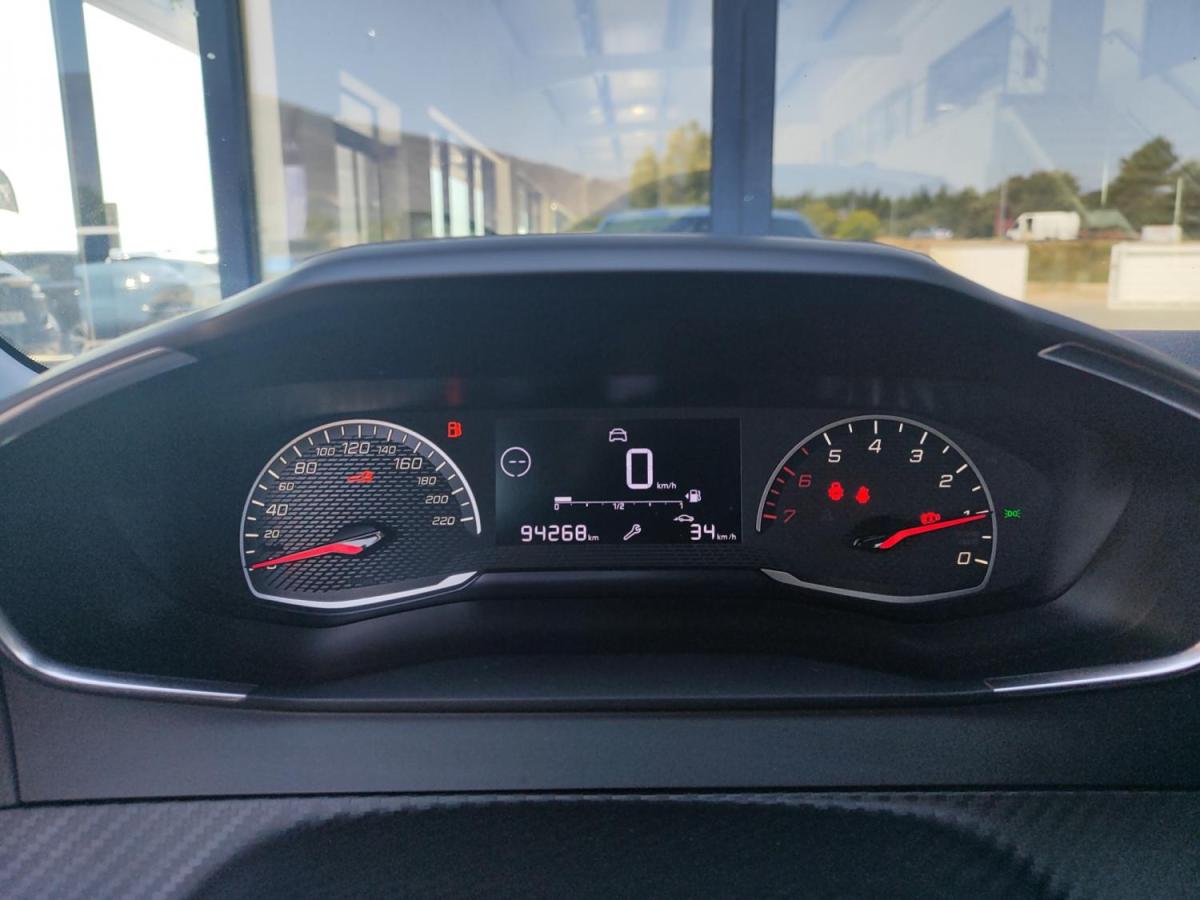 peugeot-208-2022-gasolina-1199cc