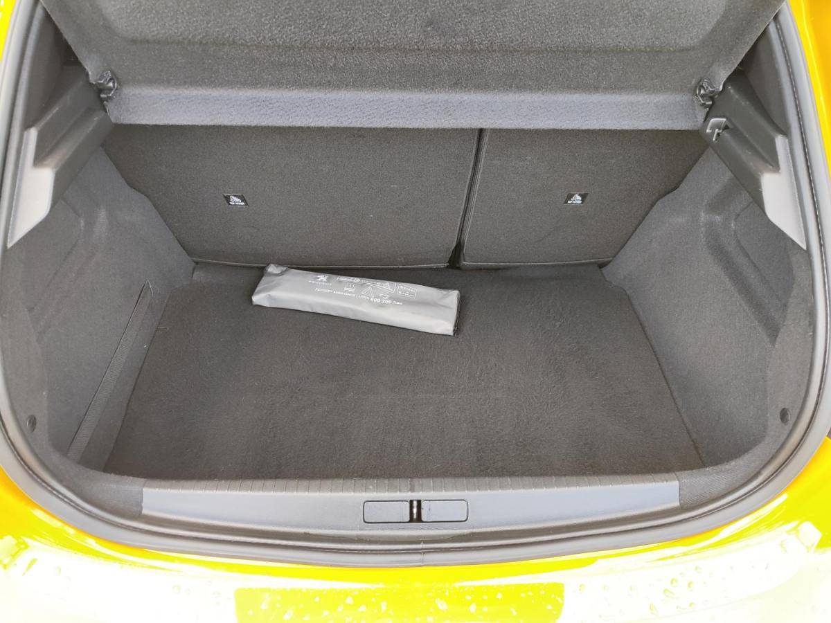 peugeot-208-2022-gasolina-1199cc