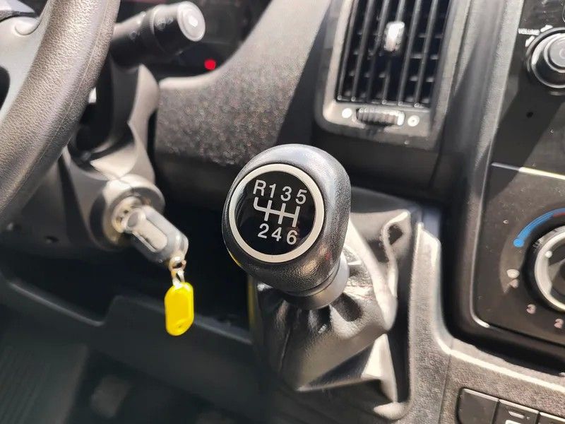 peugeot-boxer-2022-diesel-2179cc