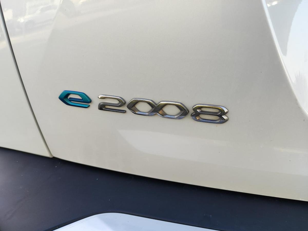 peugeot-e-2008-2022-eletrico-0cc
