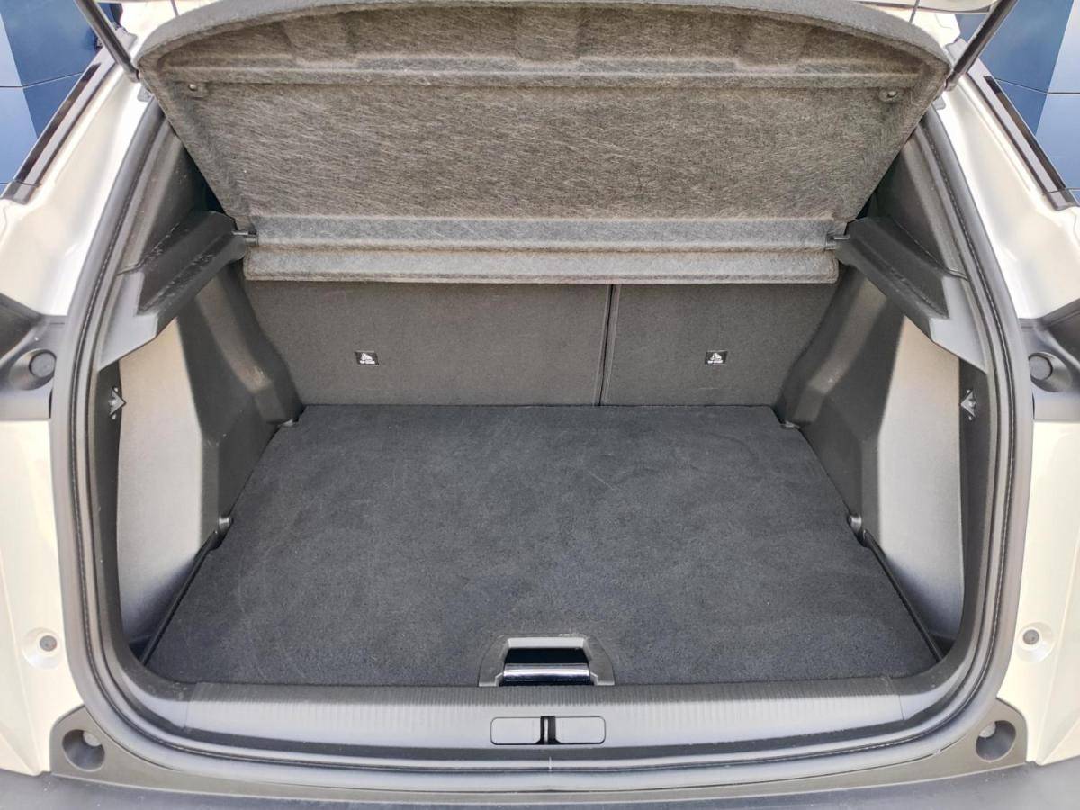 peugeot-e-2008-2022-eletrico-0cc