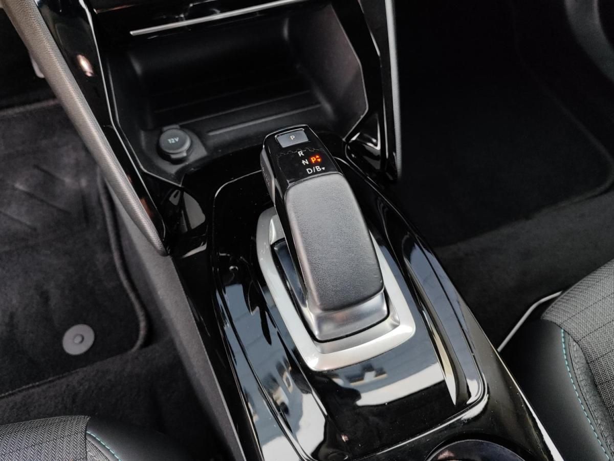 peugeot-e-2008-2022-eletrico-0cc