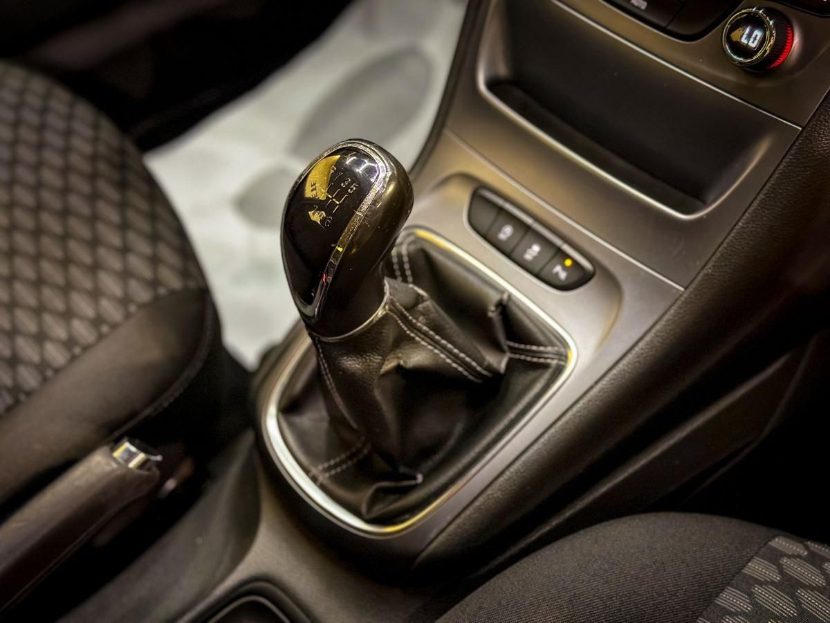 opel-astra-2017-diesel-1598cc