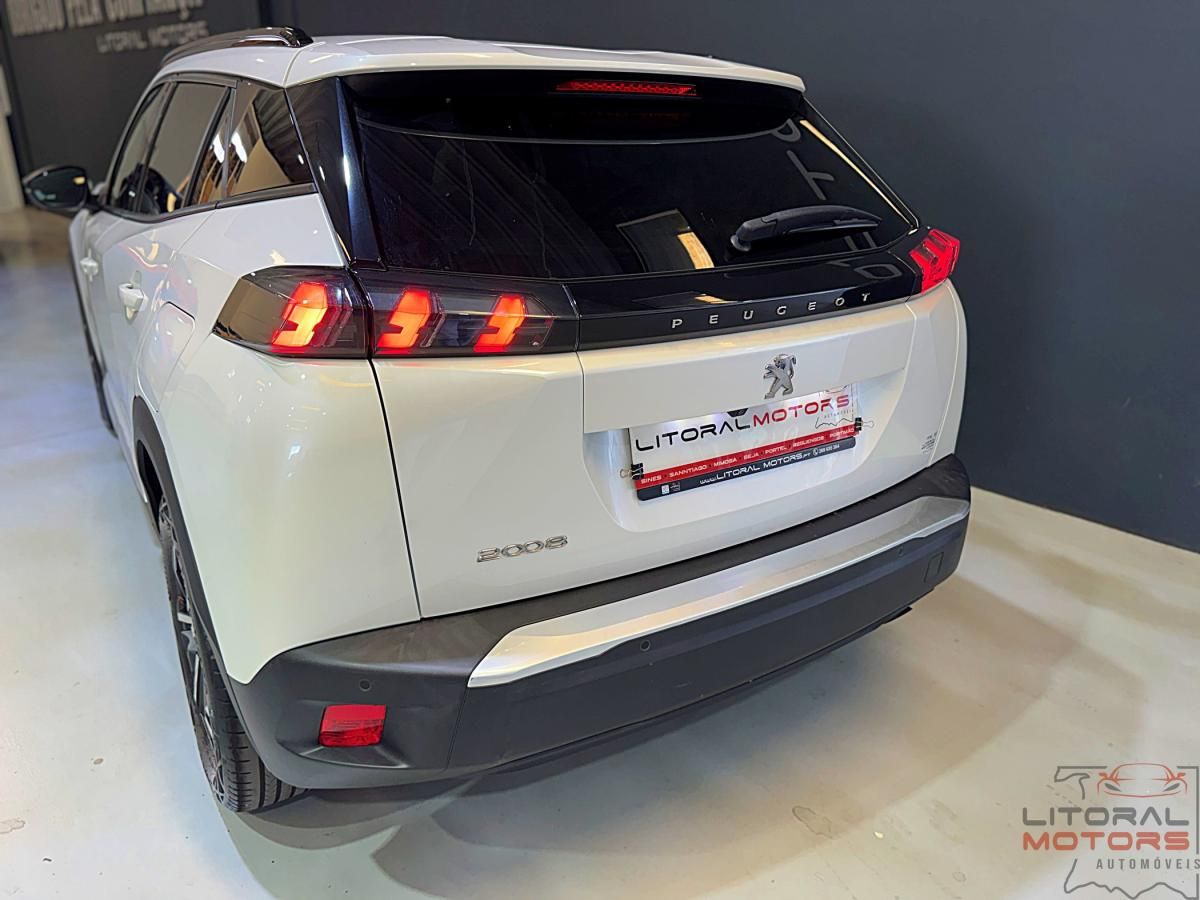peugeot-2008-2023-gasolina-1199cc