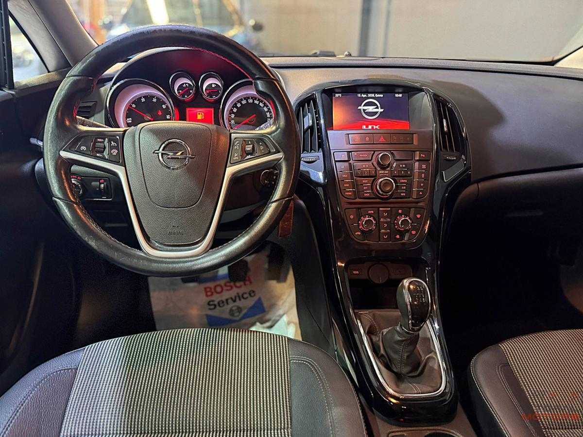 opel-astra-sport-tourer-2015-diesel-1598cc